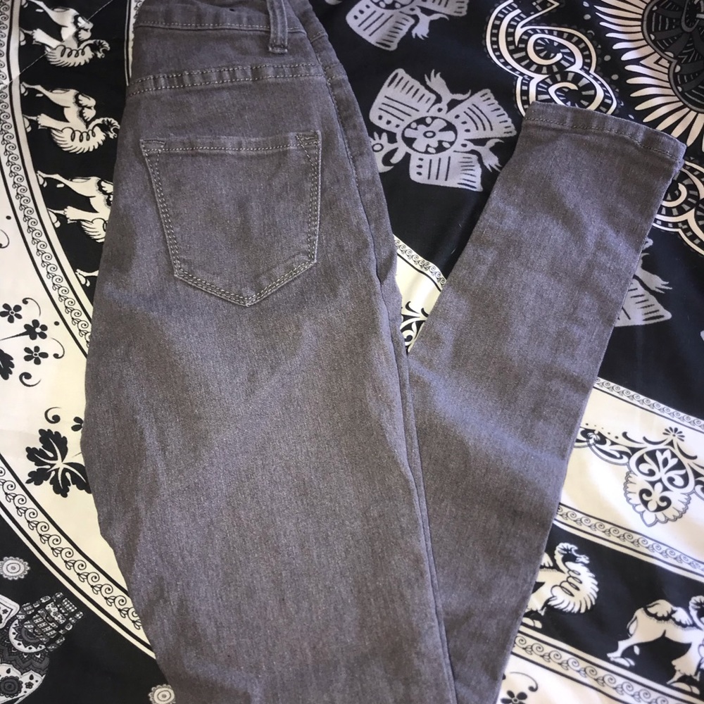 grey high waisted jeans